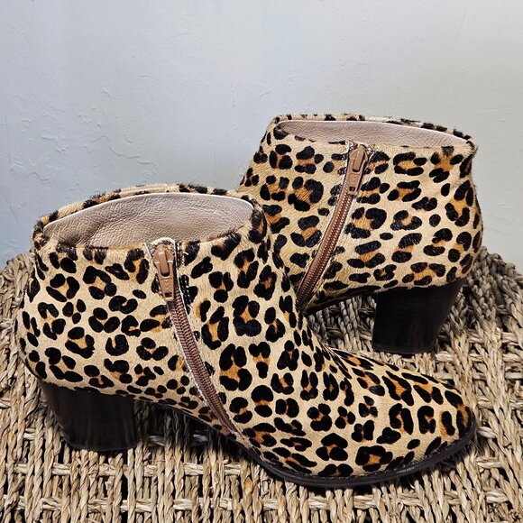 VIONIC Calfskin Leopard Ankle Boot, Women's size 8 - Picture 4 of 8